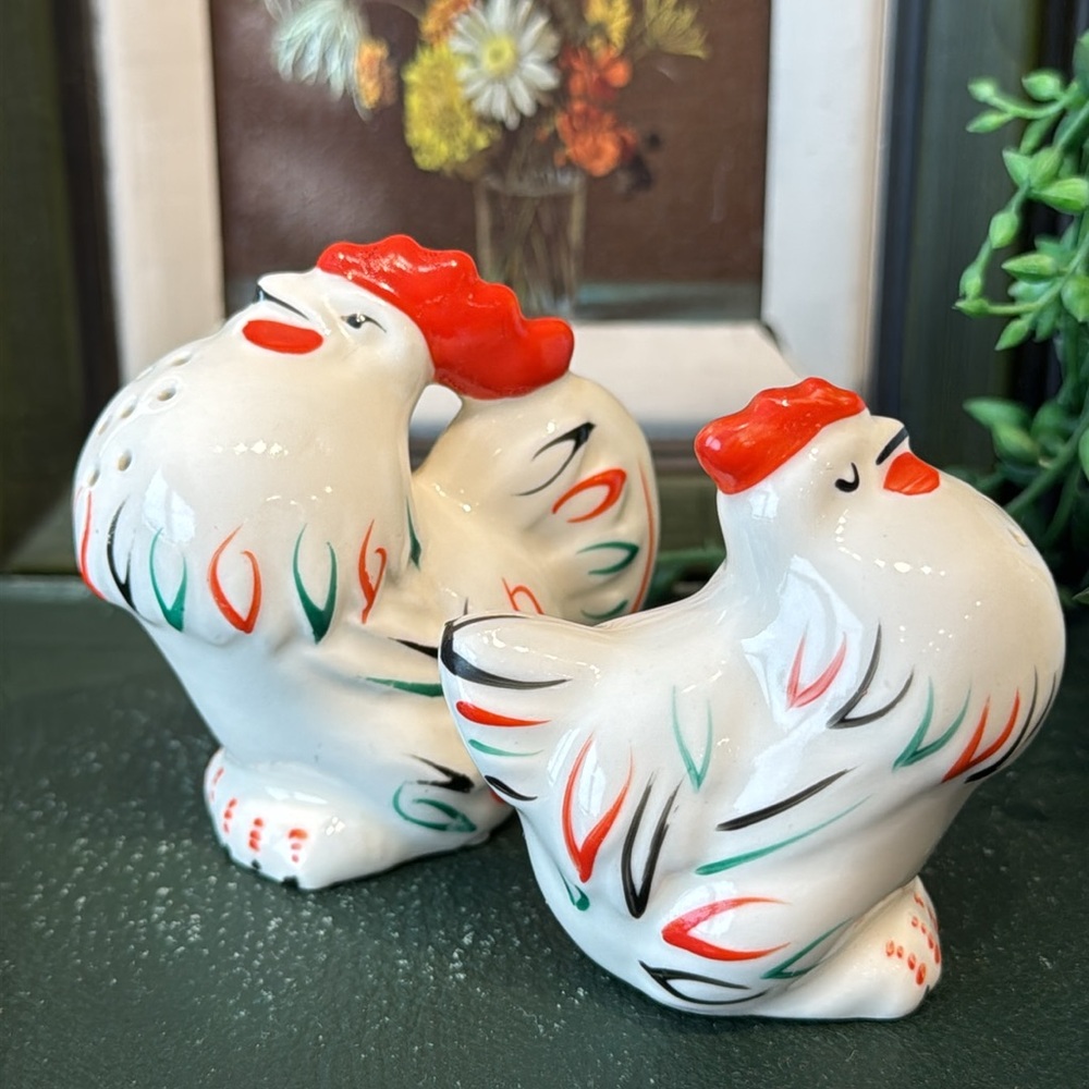 Vintage salt and pepper shakers - Picture 2 of 7